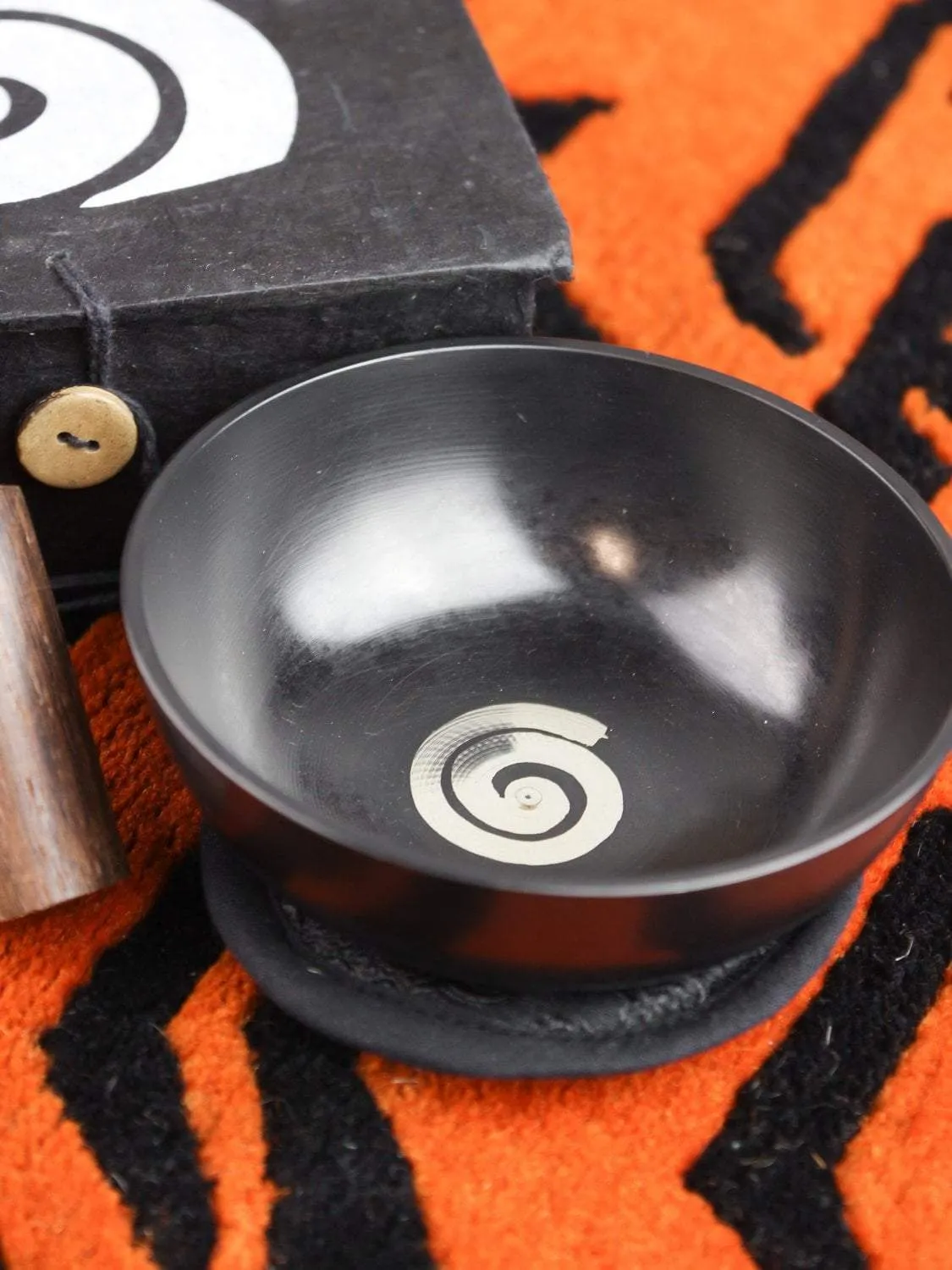 Black Spiral Singing Bowl Gift Set